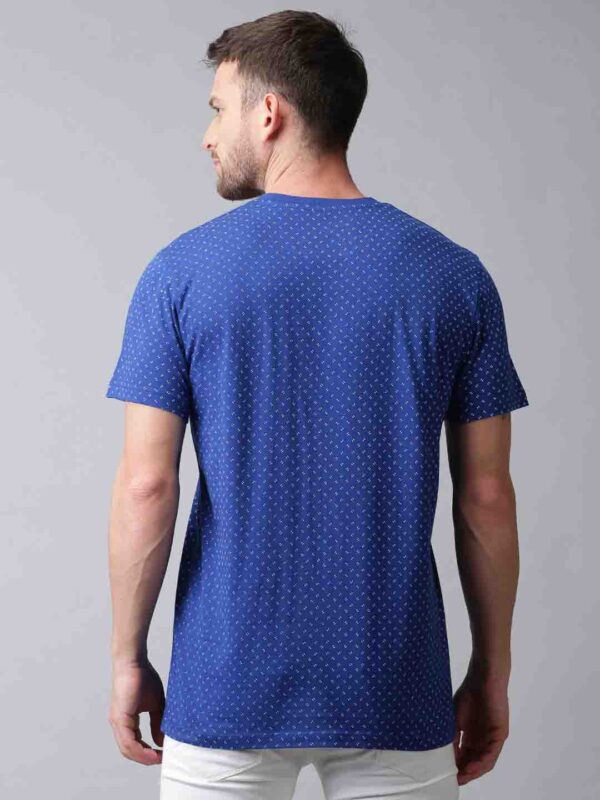 Men Blue Printed Round Neck T-Shirt - Image 2