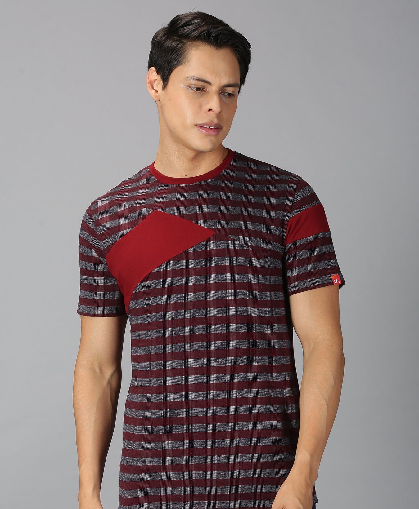 UrM007631p_1800x1800 Men Maroon Striped Round Neck Casual T-Shirt - Image 1