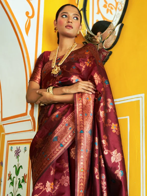 Maroon Banarasi Silk Woven Dual Tone Floral Design Saree with Unstitched Blouse Piece Janasya 5444