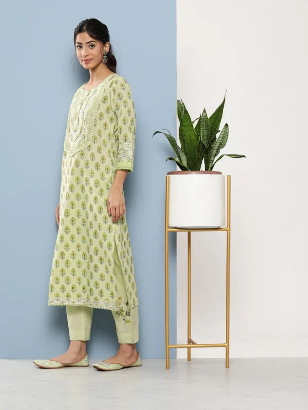 Divena Green Cotton Straight pant set with Organza Dupatta - Image 3