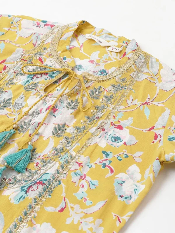 Divena Yellow Cotton Kurta Pant Set with Nazneen Dupatta - Image 5