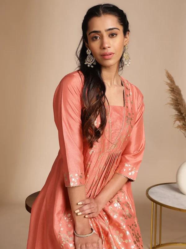 Peach Crepe Silk Floral Panelled Kurta - Image 5
