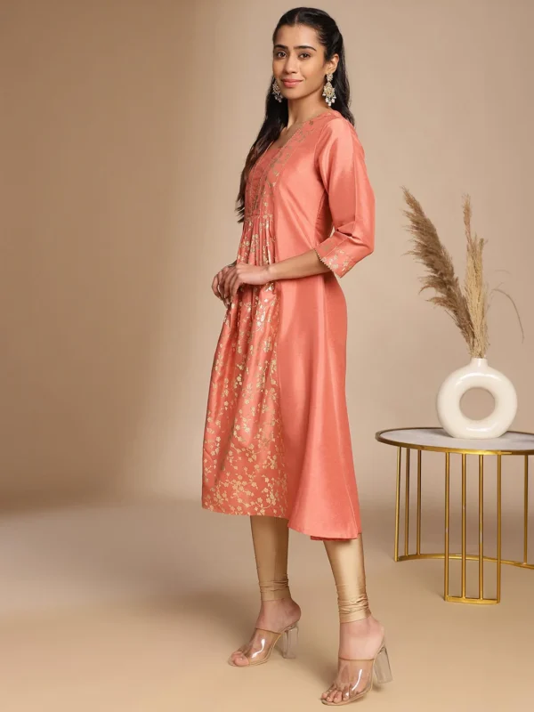 Peach Crepe Silk Floral Panelled Kurta - Image 3
