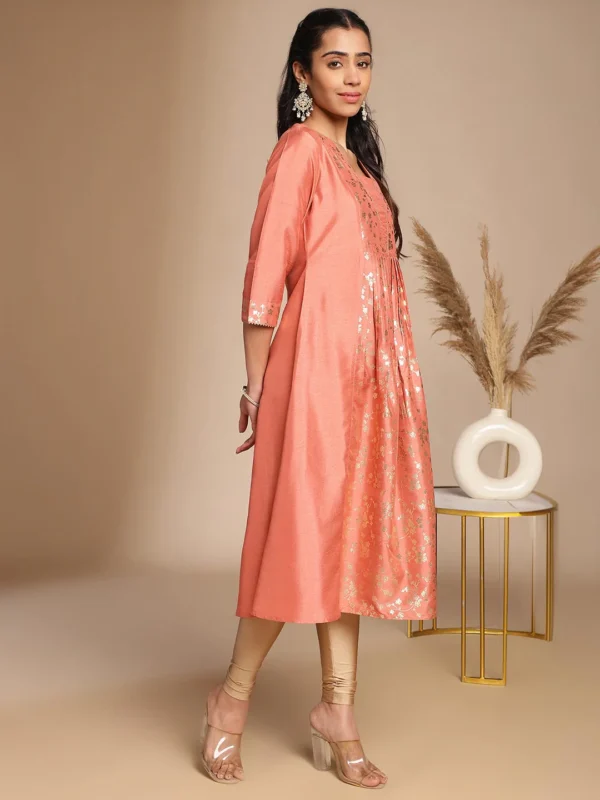 Peach Crepe Silk Floral Panelled Kurta - Image 4