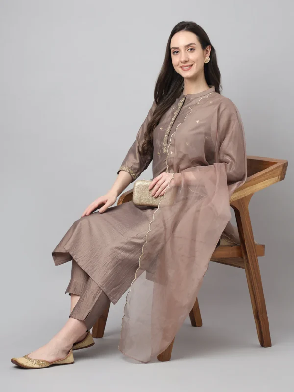 Women's Brown Chinon Solid Kurta With Pant And Dupatta - Image 2