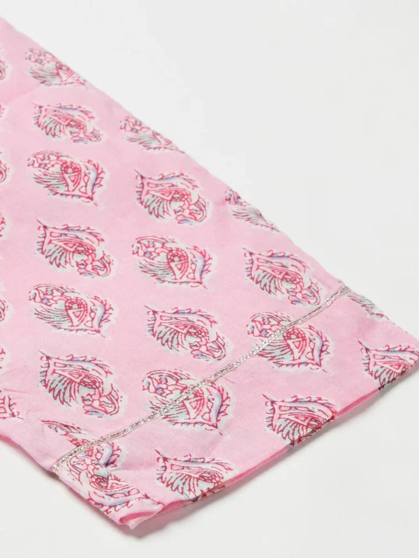 Divena Pink floral printed Cotton Kurta Pant set - Image 9