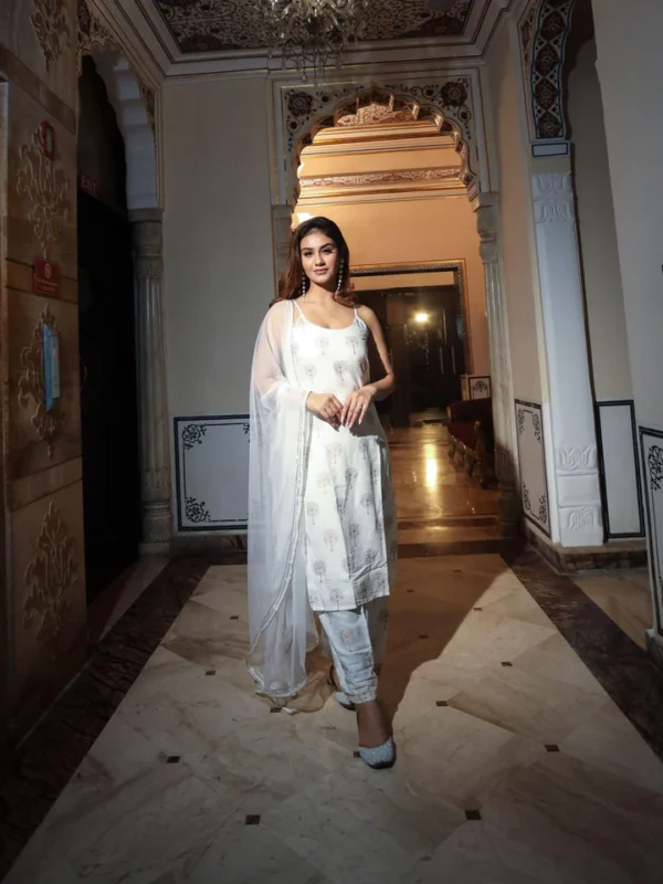 Divena white shoulder strip Kurta Palazoo set with net Dupatta - Image 3