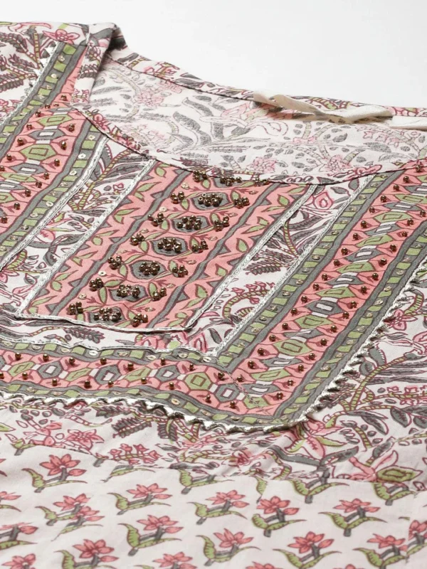 Divena Off white Floral anarkali kurta pant set with Dupatta - Image 5