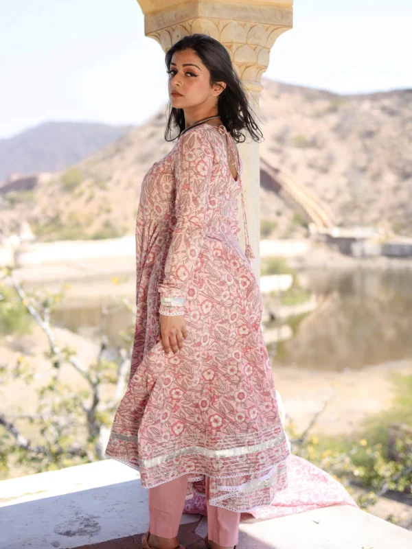 Divena Baby Pink Cotton Anarkali Kurta Pant Set With Dupatta - Image 2