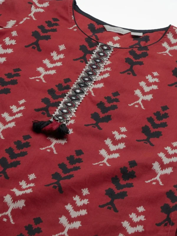 Divena Maroon Cotton Straight Kurta Hem Cuffed Pant set - Image 5