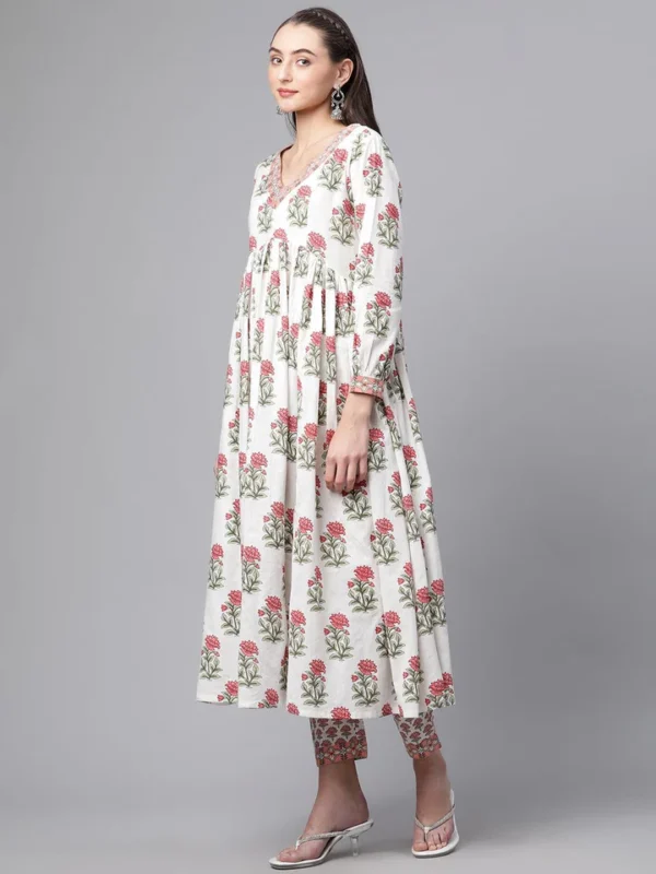 Divena White Floral Anarkali Kurta pant set with Mulmul Dupatta - Image 4