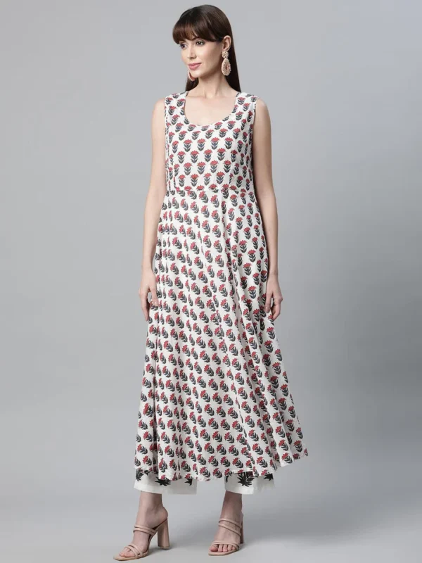 Divena White Floral Kurta Pant Set with Chanderi Shurg - Image 4