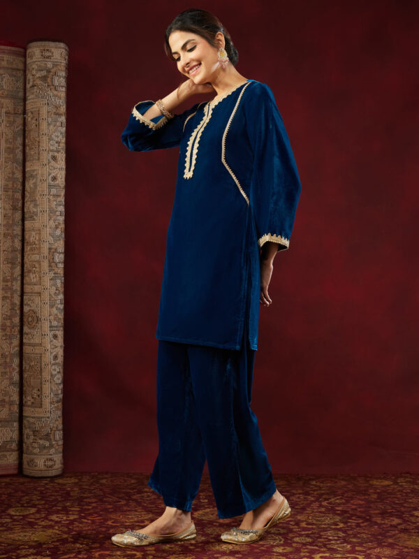 Janasya Women's Teal Blue Velvet Embellished Straight Co-ord Set - Image 4