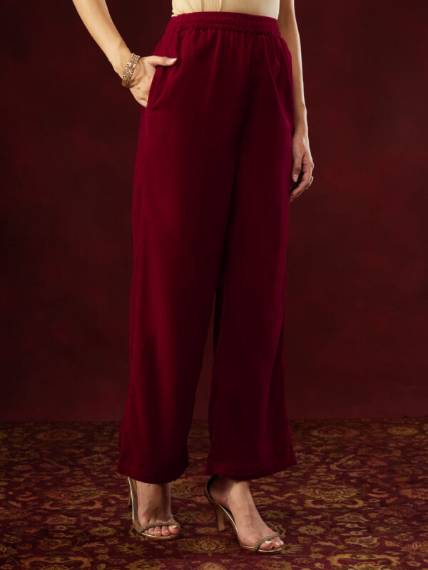 Janasya Women's Red Velvet Zari Yoke Embroidered Straight Kurta Set - Image 10