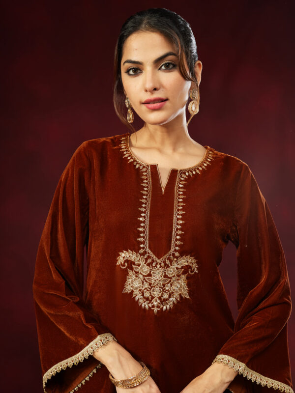 Janasya Women's Brown Velvet Zari Yoke Embroidered Straight Kurta Set - Image 6