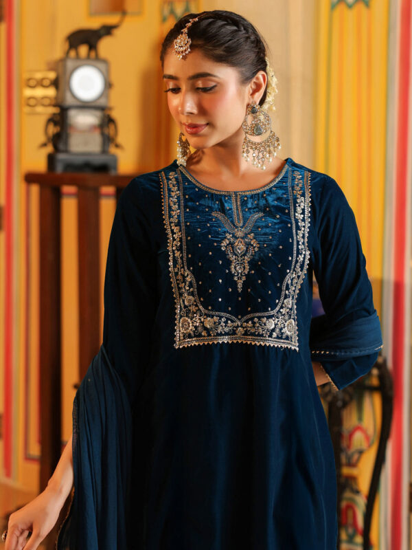 Janasya Women's Teal Blue Velvet Zari Yoke Embroidered Straight Kurta Set - Image 8