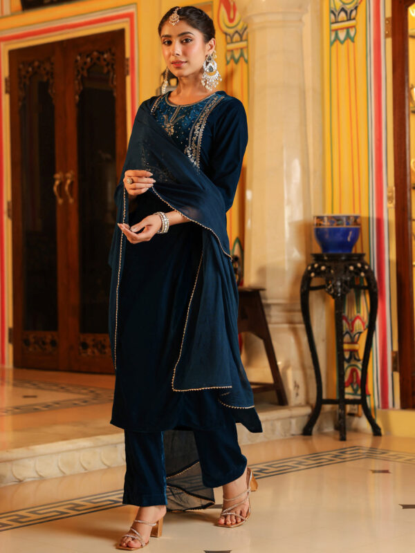 Janasya Women's Teal Blue Velvet Zari Yoke Embroidered Straight Kurta Set - Image 7