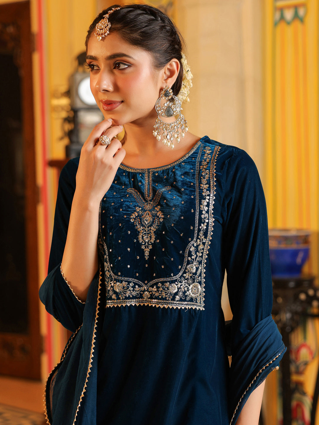 JAB25ST03240_7 Janasya Women's Teal Blue Velvet Zari Yoke Embroidered Straight Kurta Set - Image 1