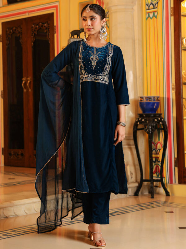 Janasya Women's Teal Blue Velvet Zari Yoke Embroidered Straight Kurta Set - Image 2