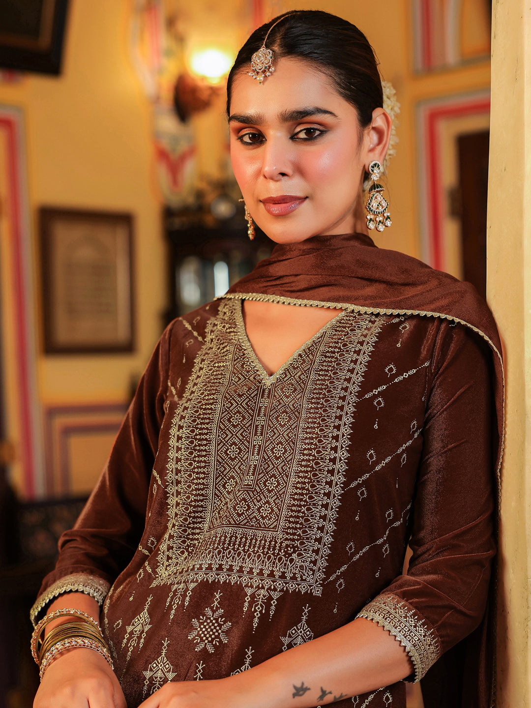 JAB25ST03269_7 Janasya Women's Brown Velvet Embellished Gold Printed Straight Kurta Set - Image 1