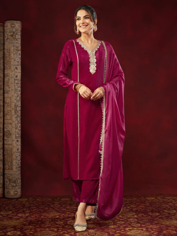 Janasya Women's Pink Velvet Embellished Straight Kurta Set - Image 2