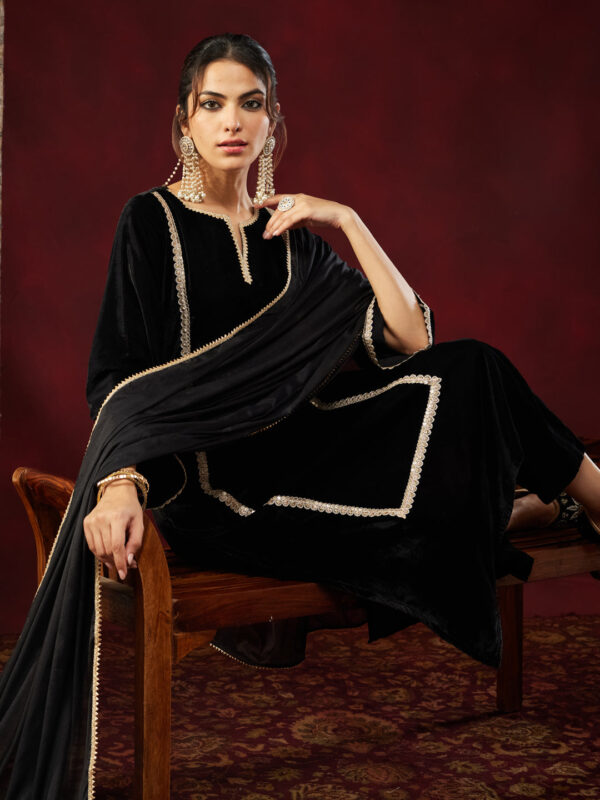 Janasya Women's Black Velvet Embellished Straight Kurta Set - Image 4
