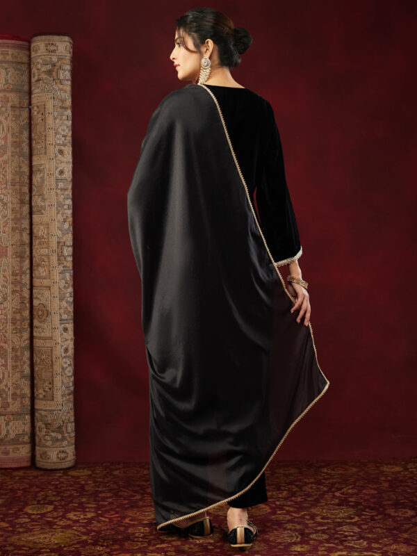 Janasya Women's Black Velvet Embellished Straight Kurta Set - Image 7