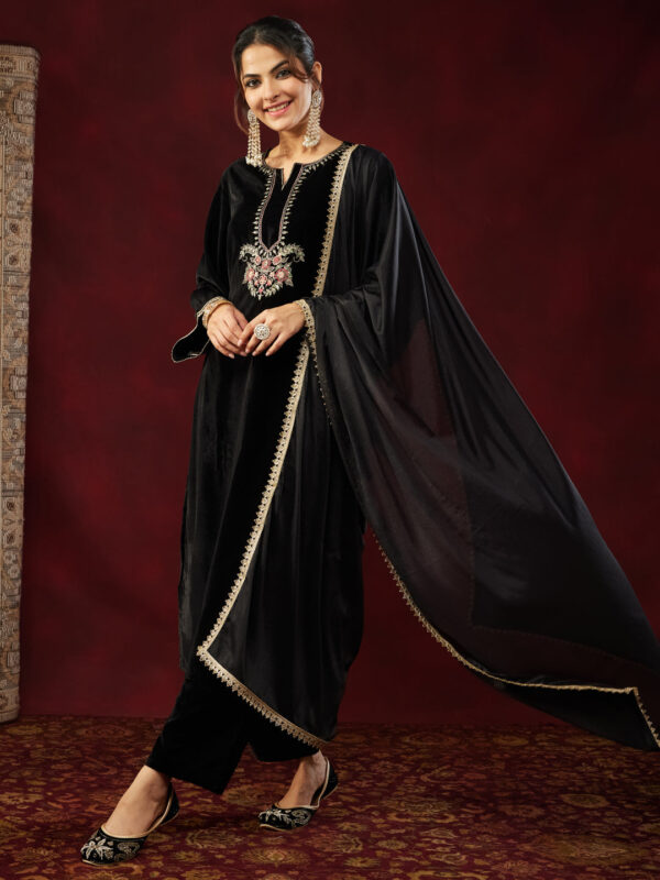 Janasya Women's Black Velvet Yoke Embroidered Straight Kurta Set - Image 4