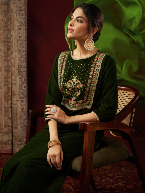 Janasya Women's Olive Green Velvet Yoke Embroidered Straight Kurta Set - Image 4