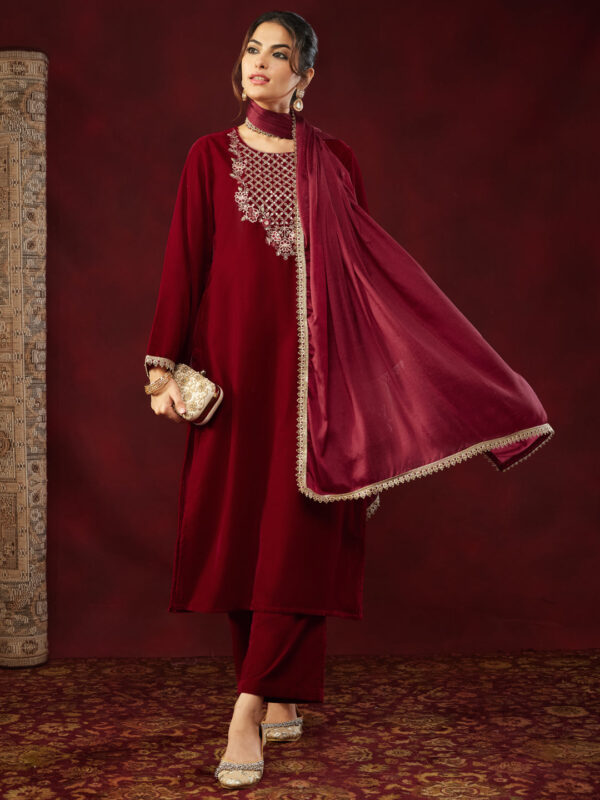 Janasya Women's Red Velvet Zari Yoke Embroidered Straight Kurta Set - Image 3