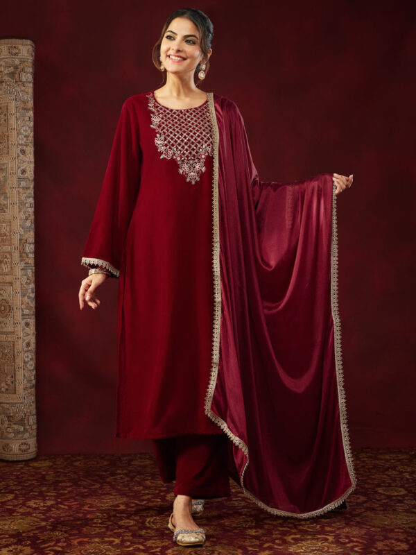 Janasya Women's Red Velvet Zari Yoke Embroidered Straight Kurta Set - Image 5