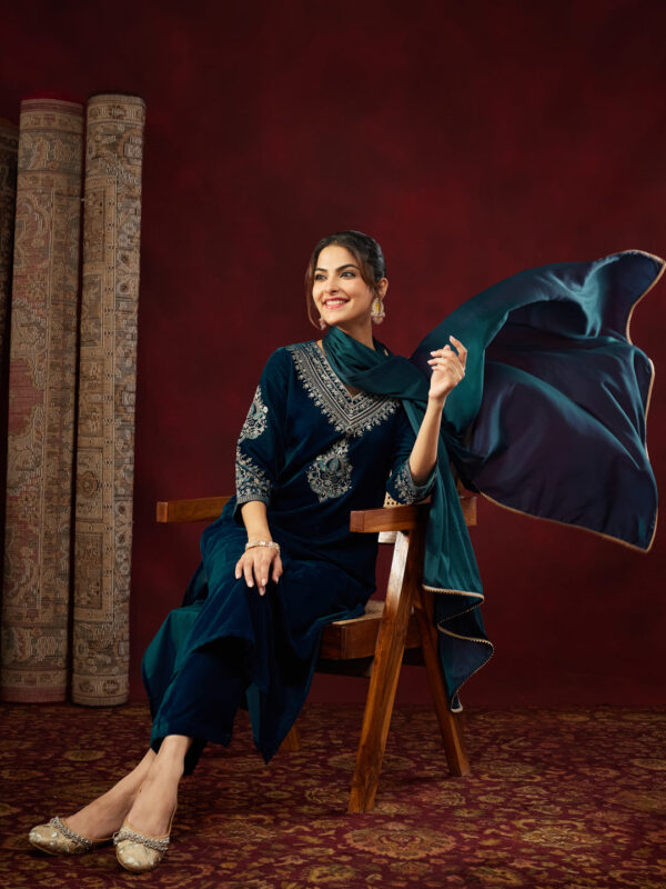 Janasya Women's Teal Blue Velvet Zari Embroidered Straight Kurta Set - Image 2