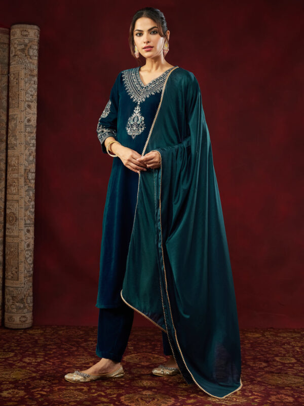 Janasya Women's Teal Blue Velvet Zari Embroidered Straight Kurta Set - Image 4