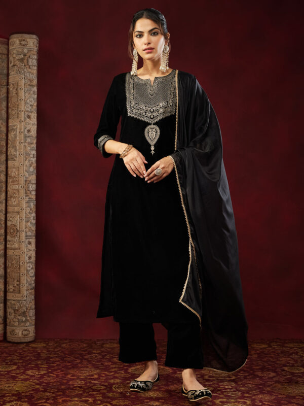 Janasya Women's Black Velvet Zari Embroidered Straight Kurta Set - Image 5