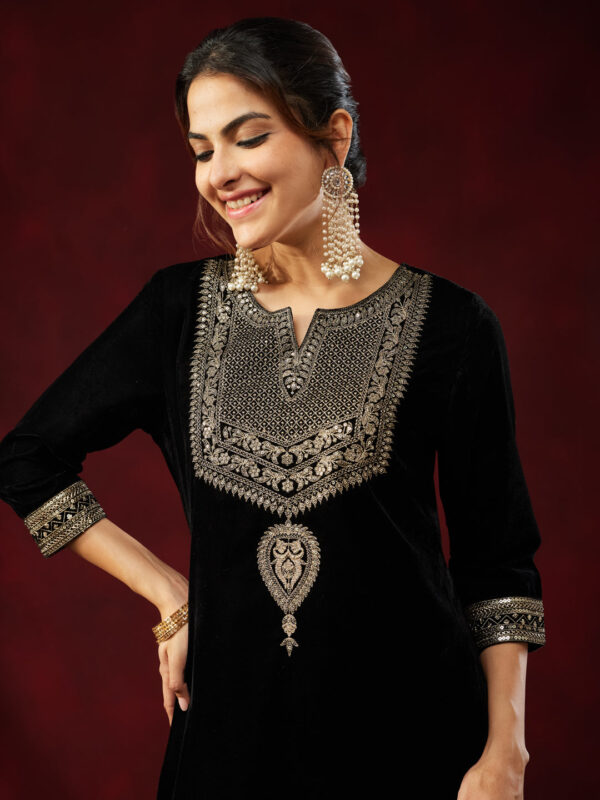 Janasya Women's Black Velvet Zari Embroidered Straight Kurta Set - Image 3