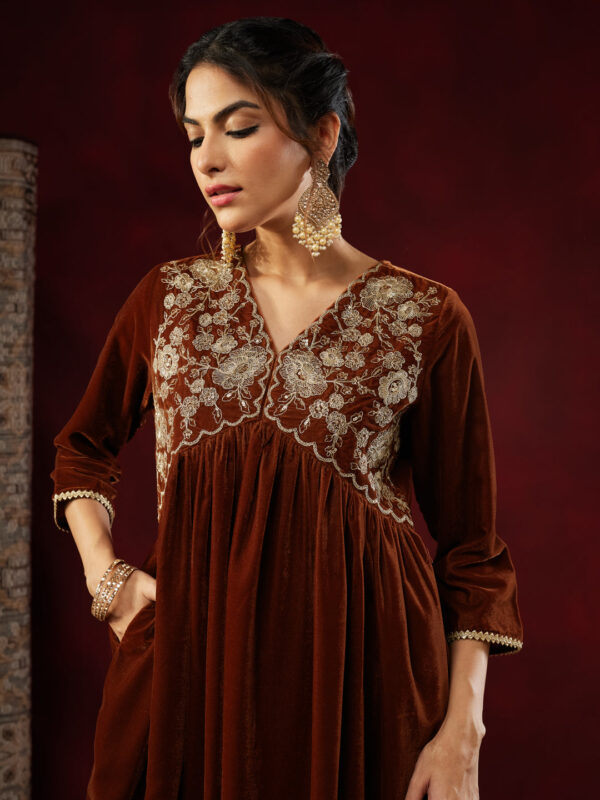 Janasya Women's Brown Velvet Zari Embroidered A-line Kurta Set - Image 2
