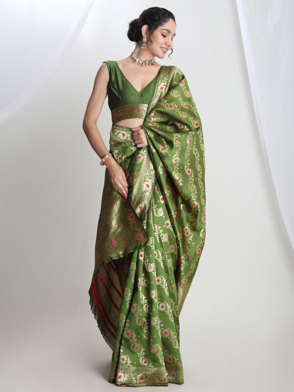 Women's Green Silk Blend Floral Woven Design Jacquard Saree with Blouse Piece - Image 2