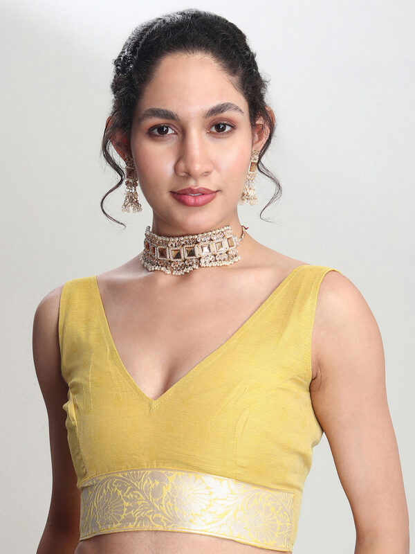 Women's Yellow Silk Blend Floral Woven Design Jacquard Saree with Blouse Piece - Image 8
