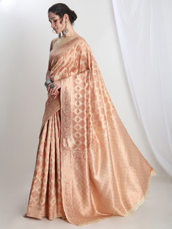 Women's Beige Silk Blend Geometric Woven Design Jacquard Saree with Blouse Piece - Image 3